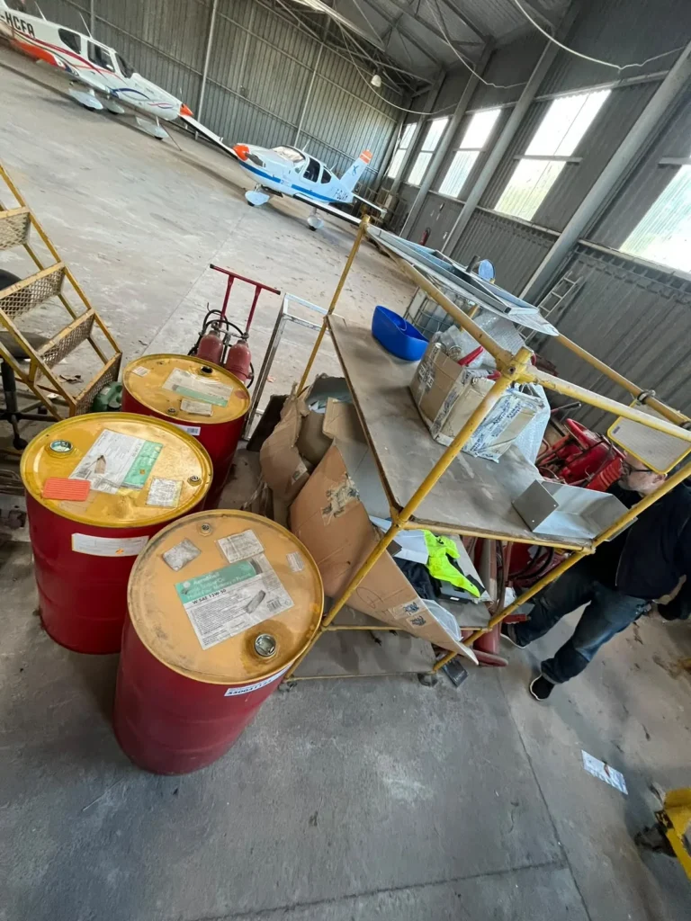 Débarras d'un hangar aéronautique dans l'Hérault