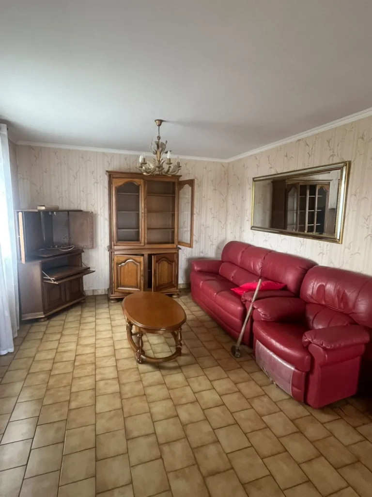 Séjour meublé à vider lors d'un débarras de maison